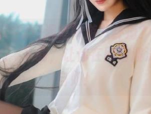 渴望畅游八卦海？来“17吃瓜中心”下载，让你在网络波涛中遨游自如！