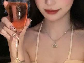 下载51爆料，潜伏在瓜地里，包你每天都是热搜体，坐享其成！