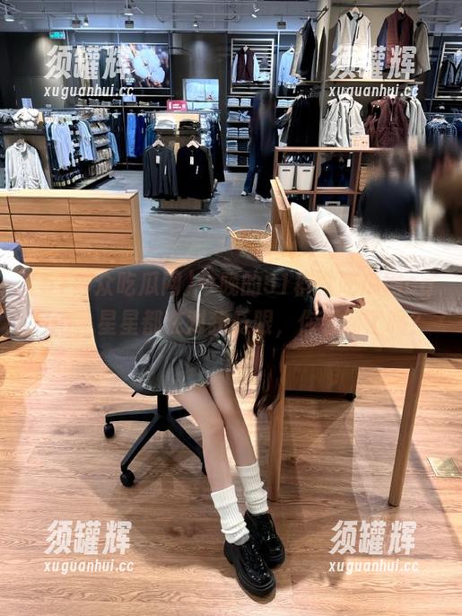 今晚的51群众吃瓜网cgfun，星星都在对我眨眼，你看到了吗？
