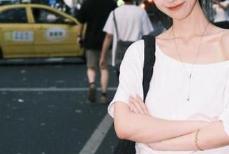 911热门今天的在线渣闻，看完我只想打个哈欠。。。