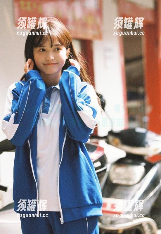观看“998.su”，每个视频就像在吃一口辣条，心里美滋滋