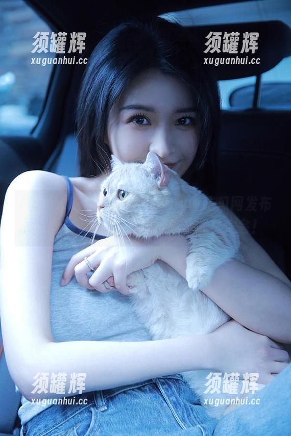 当你在www吃瓜网发布了新鲜八卦，评论区却成了武林大会！