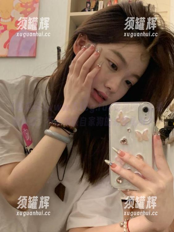 www.51cg.fun吃瓜网：我看视频时，不小心被自家狗的彩蛋吸引了…