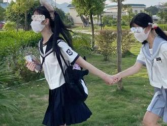 在线等待新剧更新，顺便把吃瓜网51的囧事都收藏，谁说不可以反转？