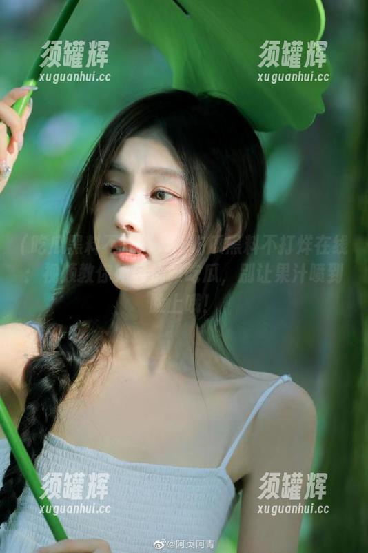 吃瓜黑料不打烊 51吃瓜黑料不打烊在线:视频教你如何优雅吃瓜,别让果汁喷到脸上哦!