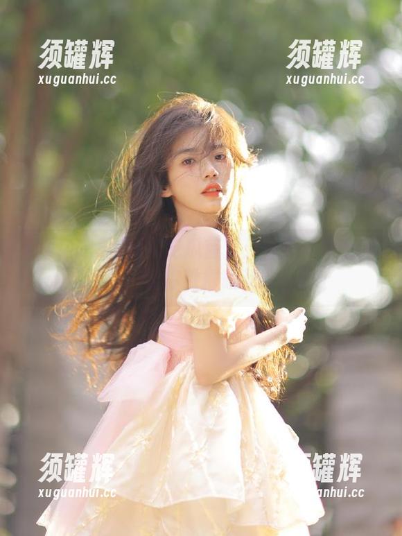 海角吃瓜首页：各路吃瓜高手齐聚，让你瞅得眼花缭乱！