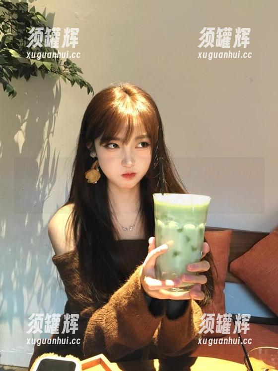 “黑料吃瓜”入口，app界的小黑马，莫名其妙让人着迷。