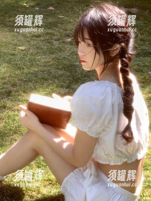 一觉醒来发现黑料吃瓜app多了个收藏按钮，今天晚上不用再翻旧动态了～
