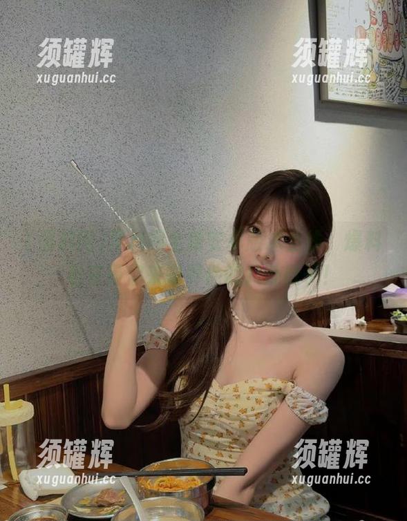 黑料网全新安卓版本上线，爆料君在等你来喂养他的八卦肚子！